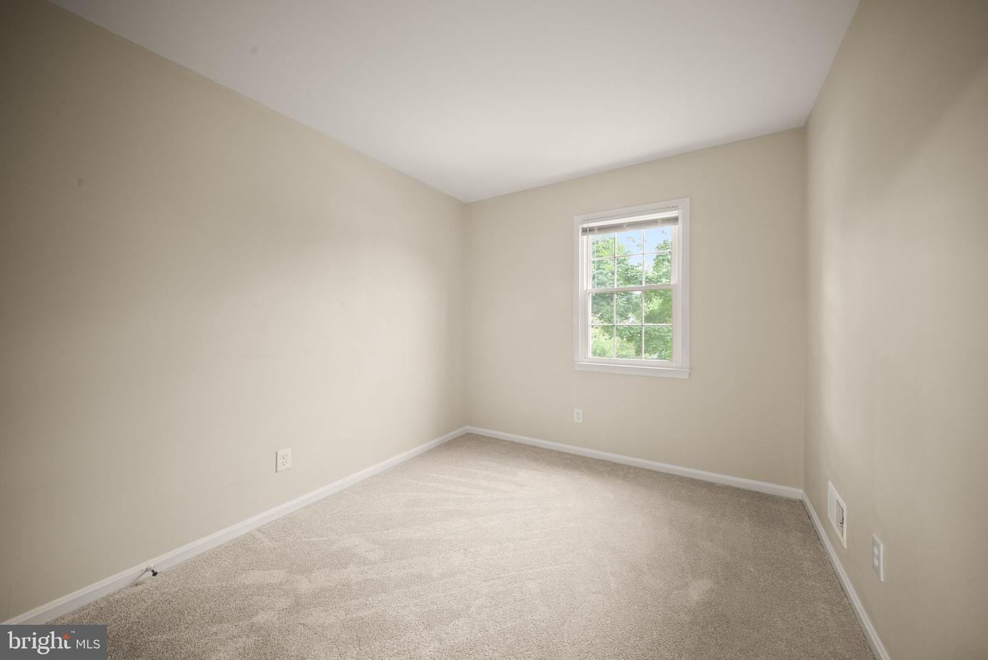8212 Macbeth St Property Photo 24