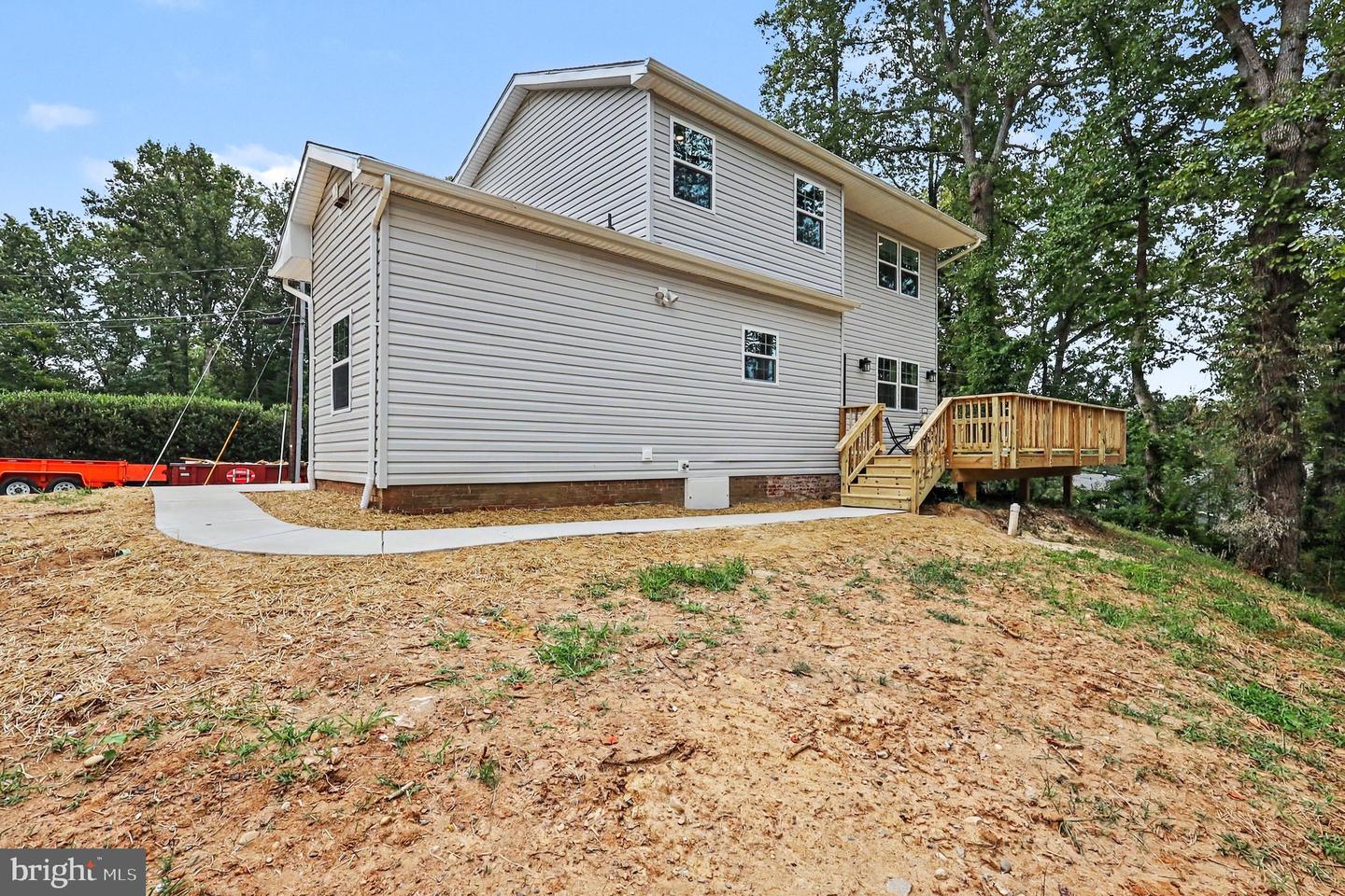 3179 Oakmont Ave Property Photo 1