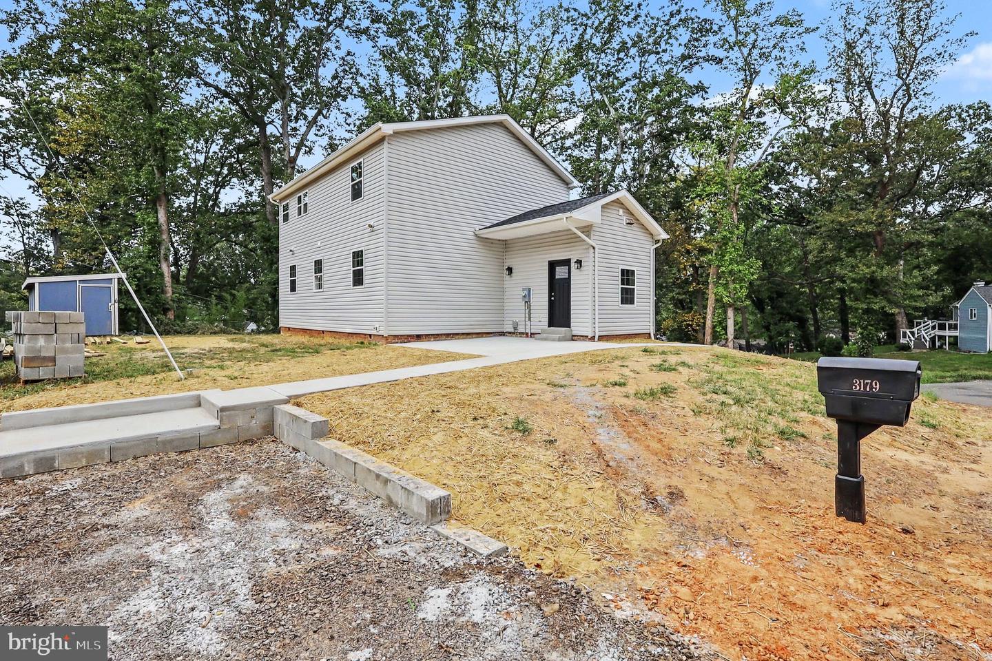 3179 Oakmont Ave Property Photo 3