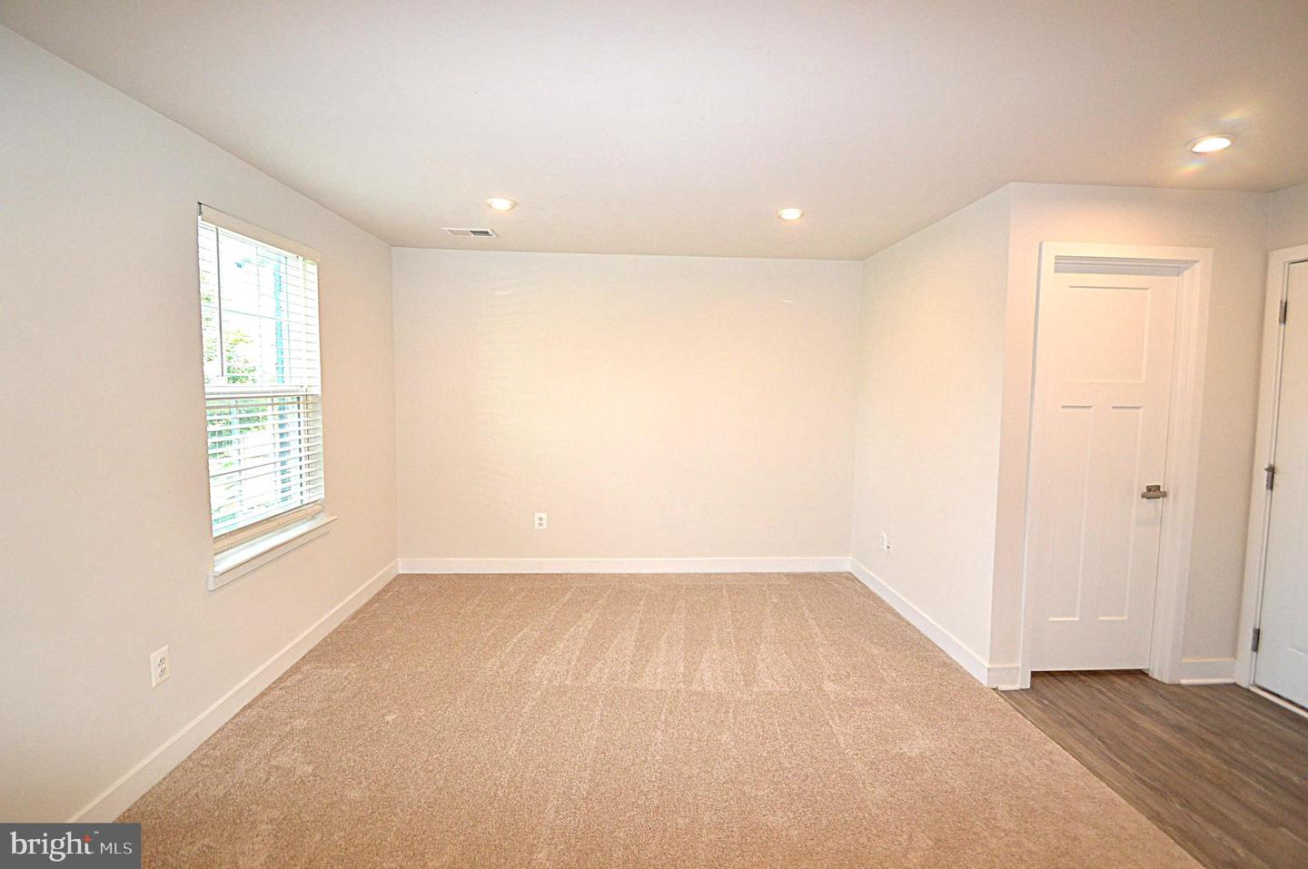 11328 Willow Green Cir Property Photo 4