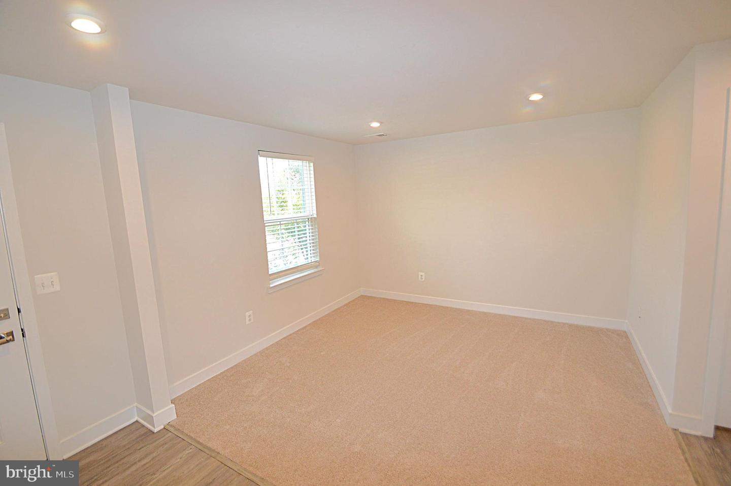 11328 Willow Green Cir Property Photo 5