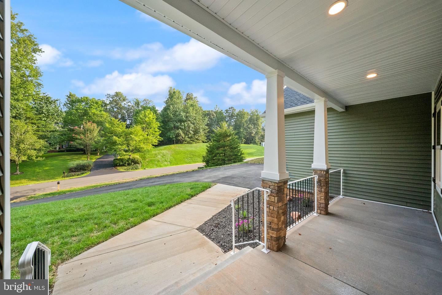8020 Pinnacle Ridge Dr Property Photo 16