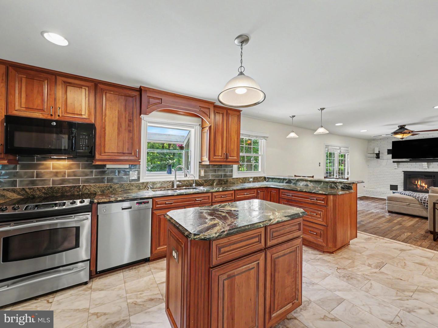 16101 Indus Dr Property Photo 10