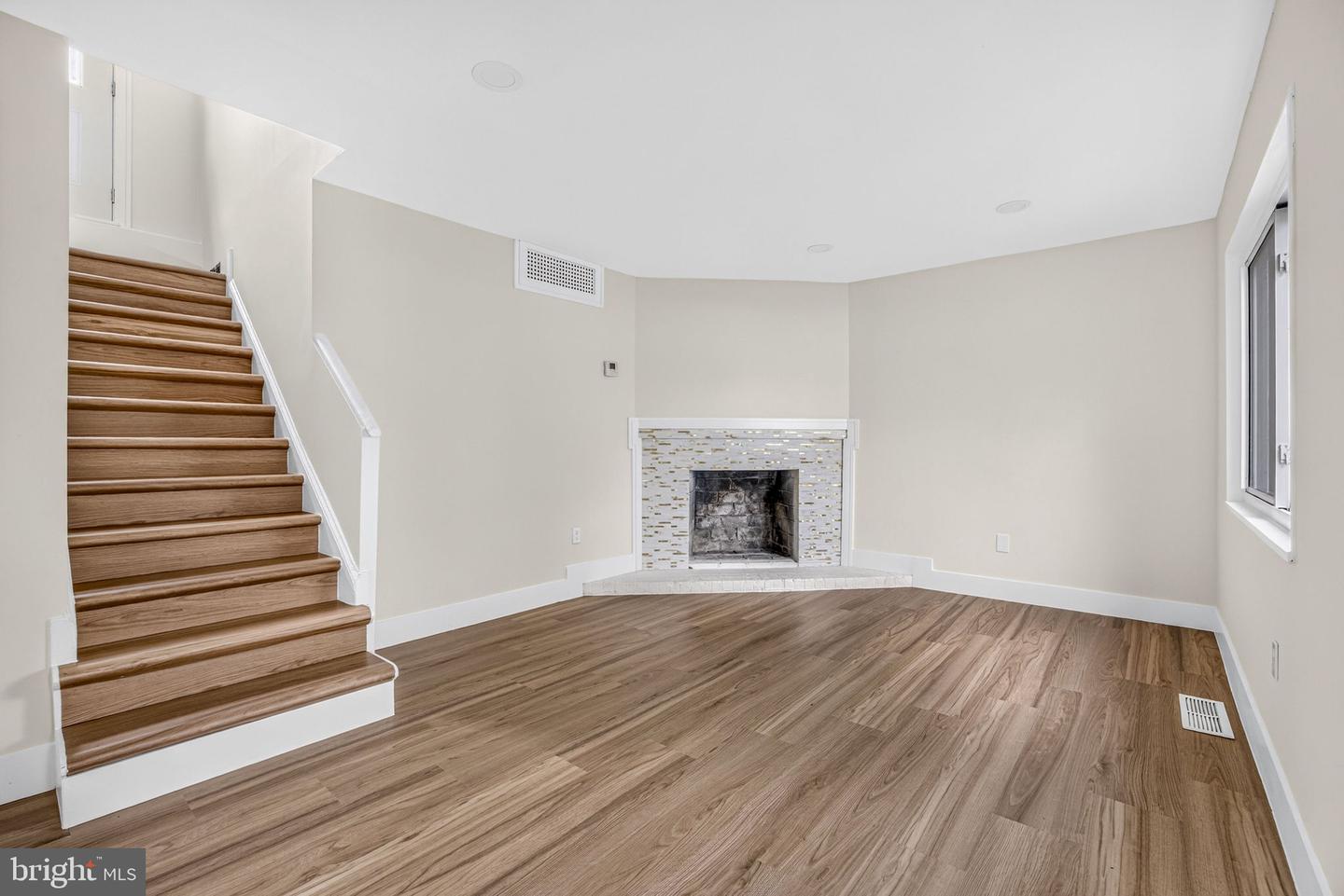 13208 Alison St Property Photo 10