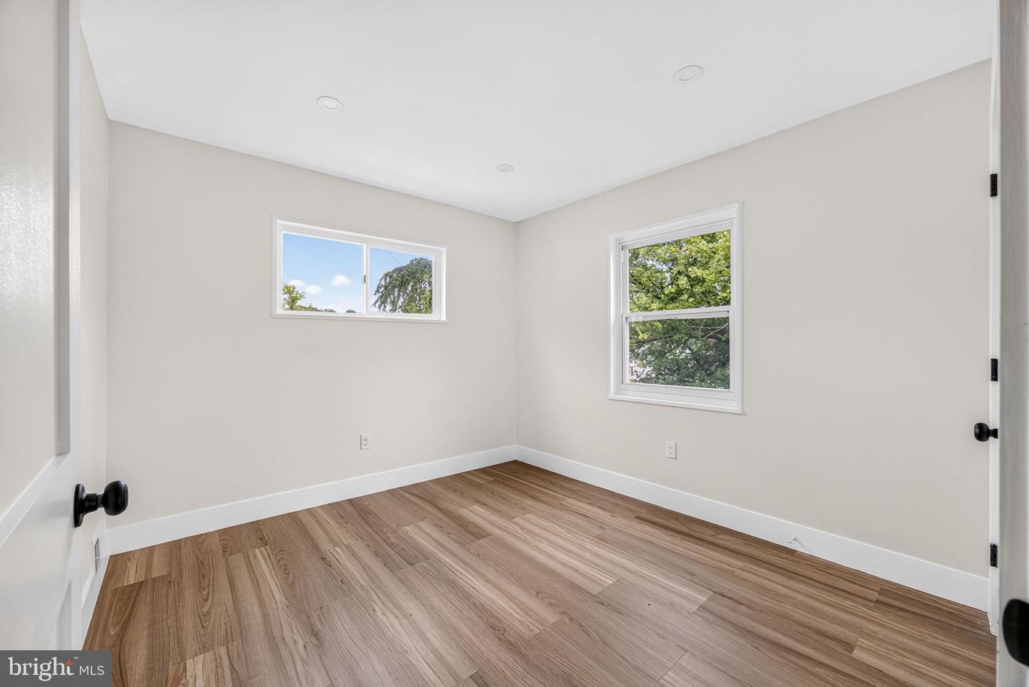 13208 Alison St Property Photo 14