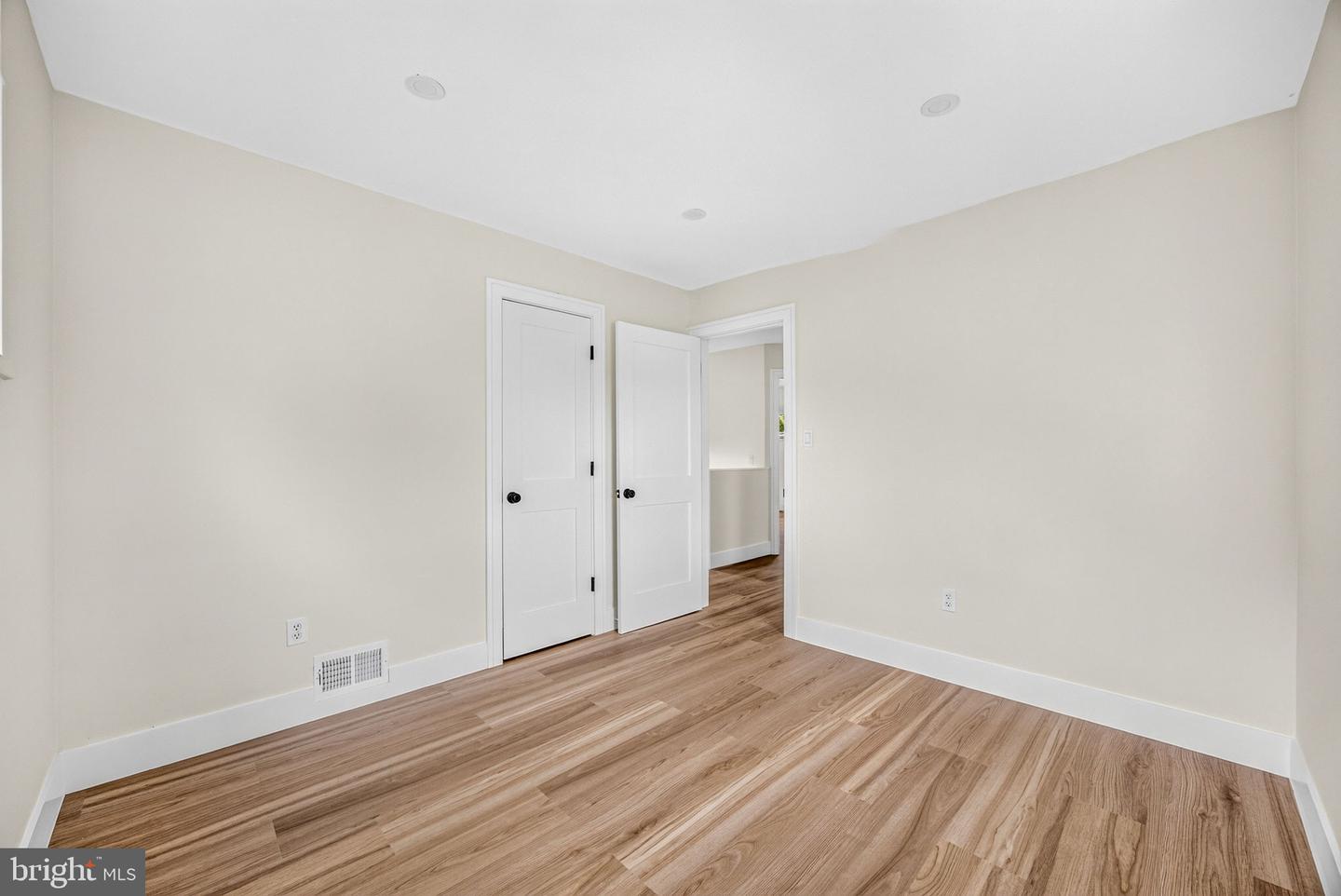 13208 Alison St Property Photo 15