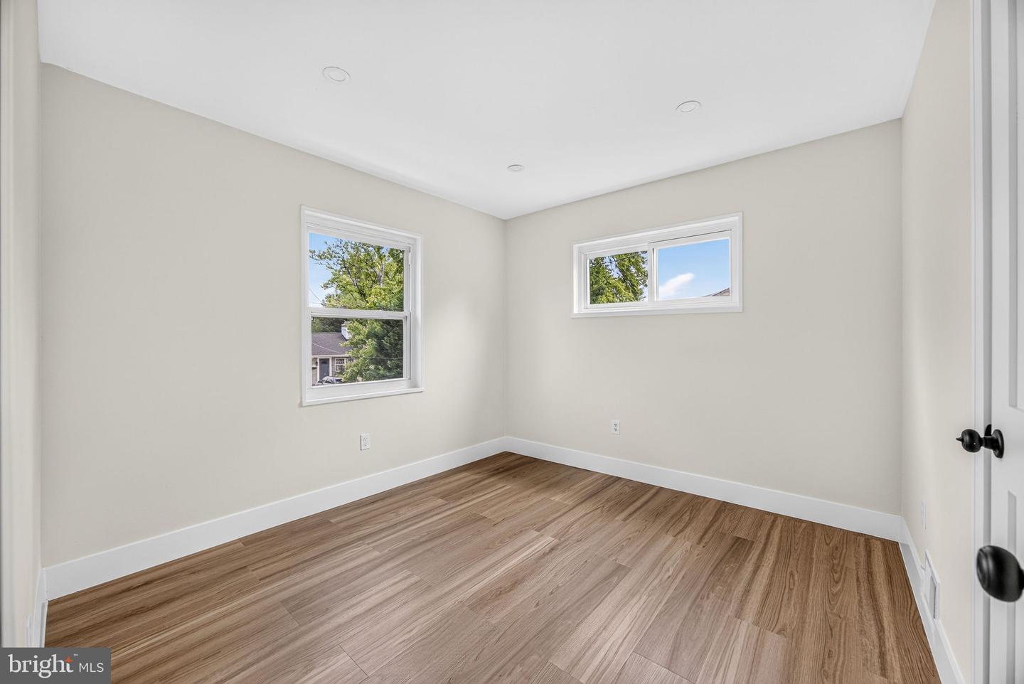 13208 Alison St Property Photo 16
