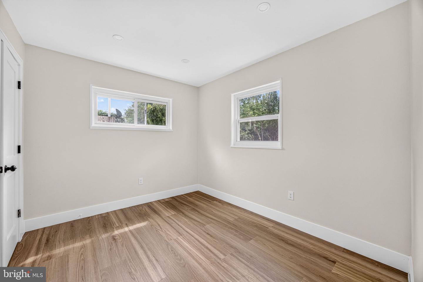 13208 Alison St Property Photo 17