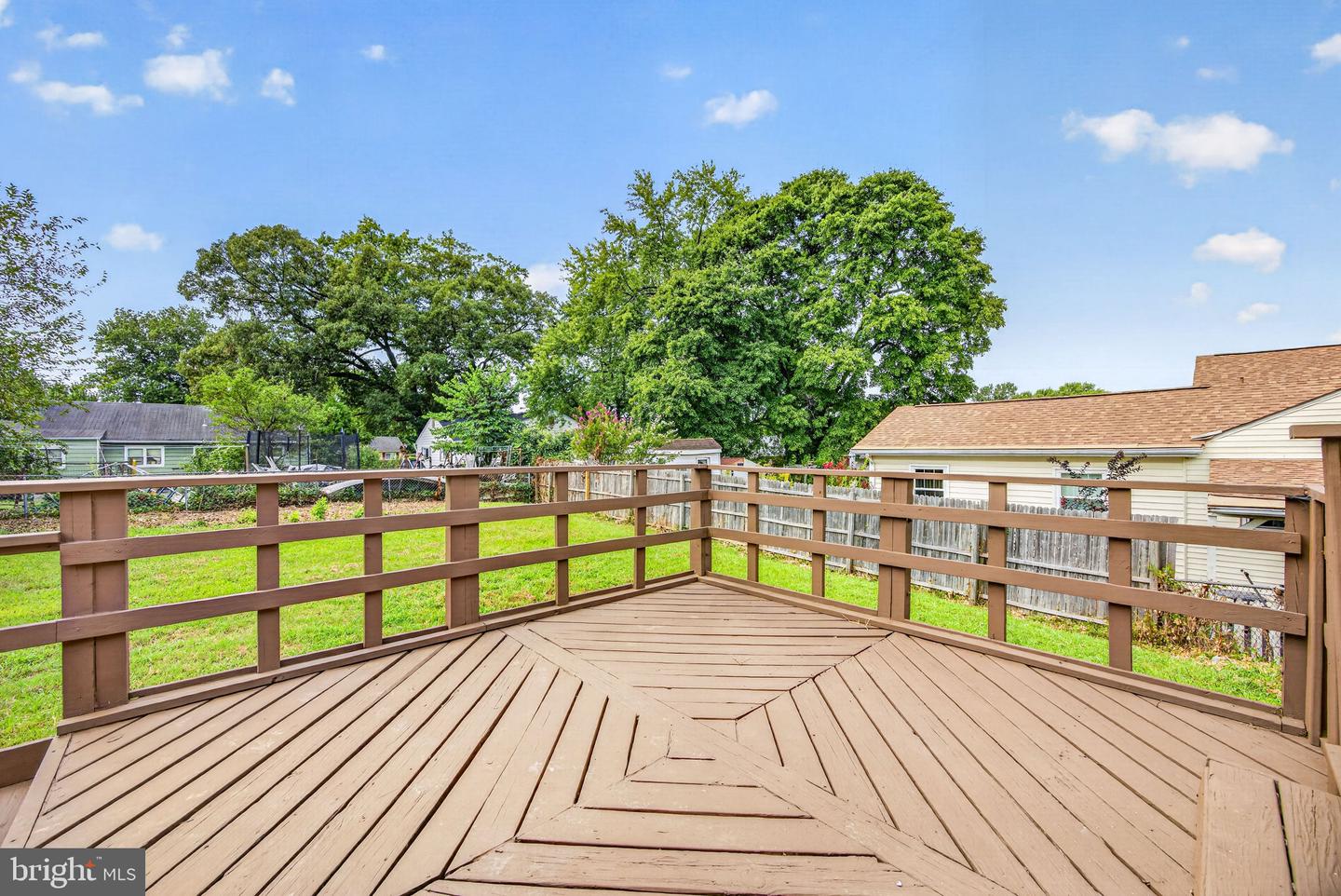 13208 Alison St Property Photo 21