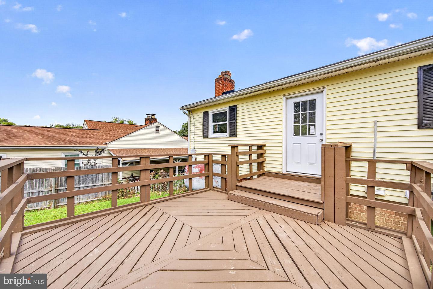 13208 Alison St Property Photo 23