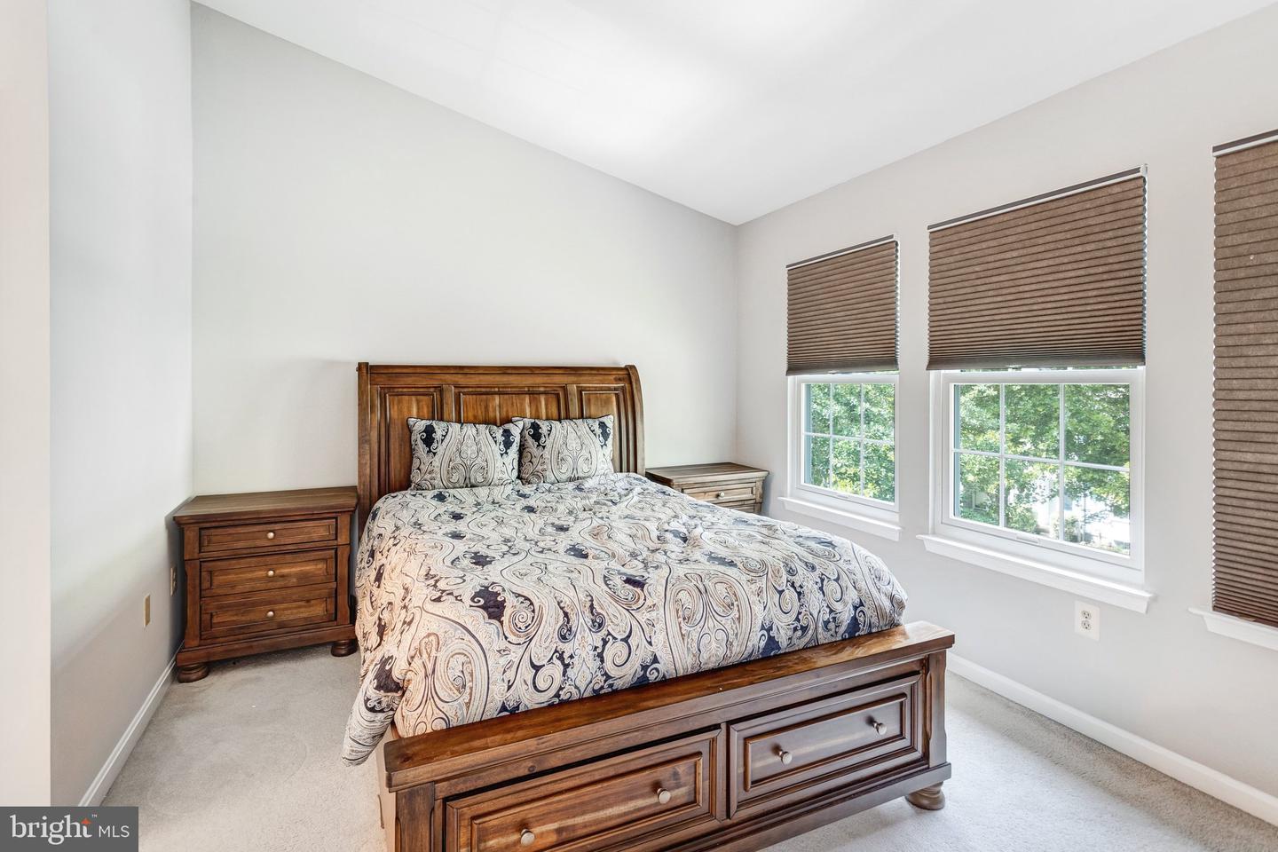 15324 Waters Edge Ct Property Photo 9