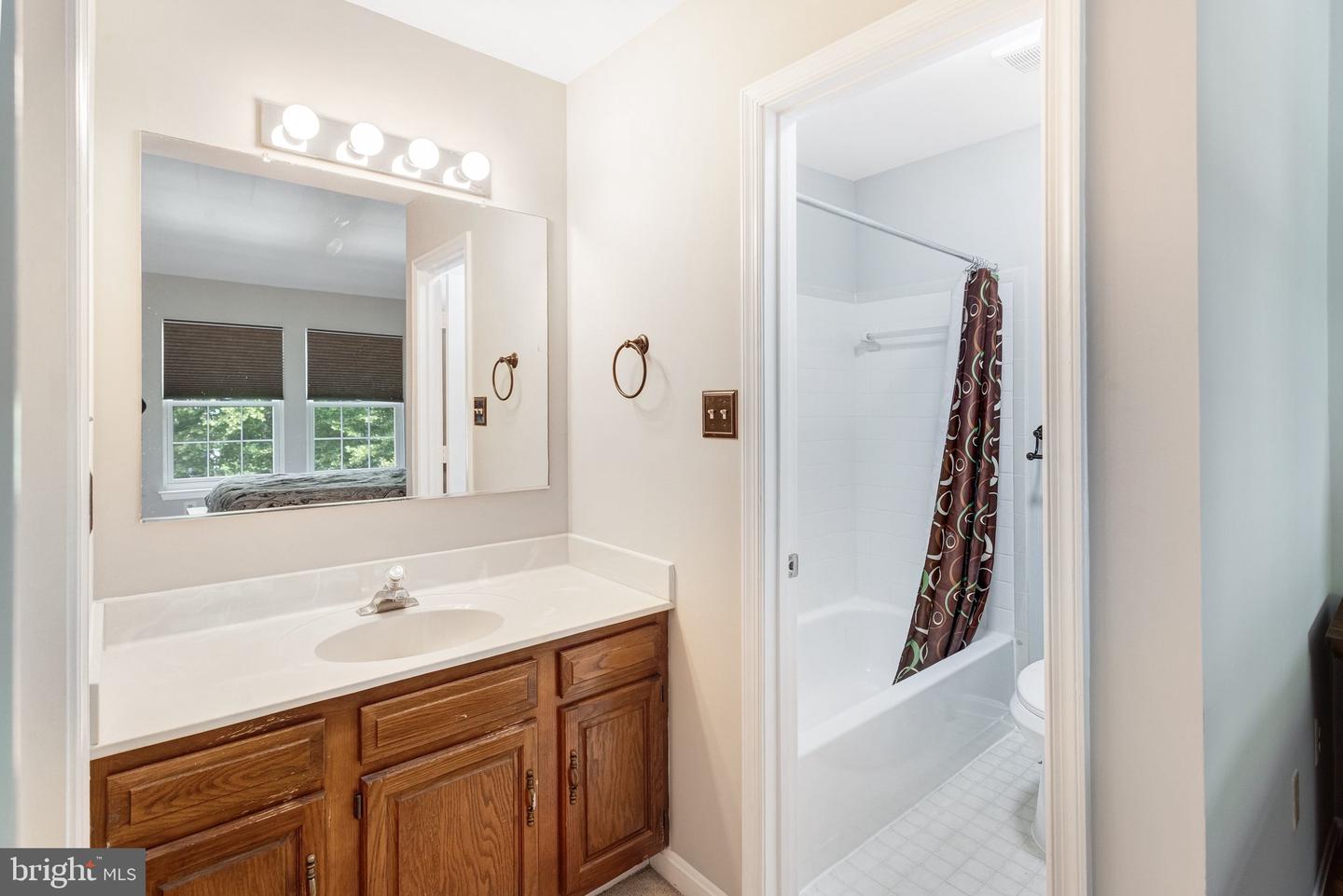 15324 Waters Edge Ct Property Photo 11