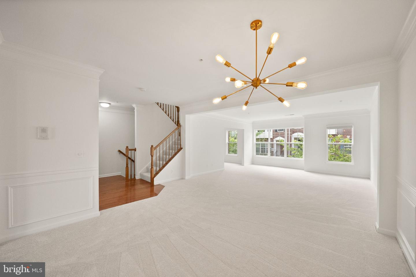 2289 Kew Gardens Dr Property Photo 1