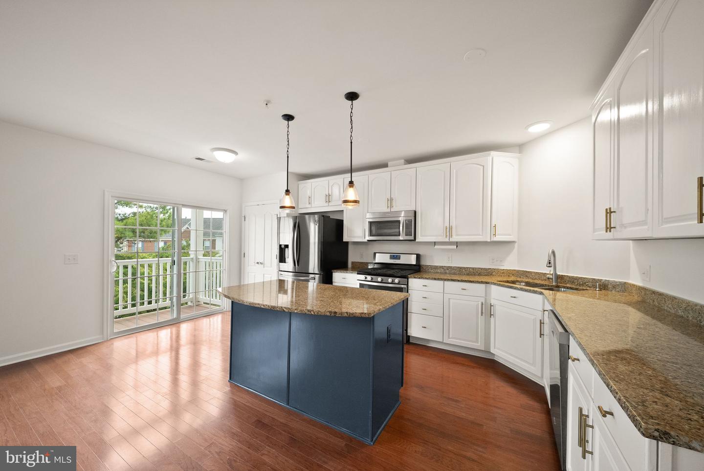 2289 Kew Gardens Dr Property Photo 12