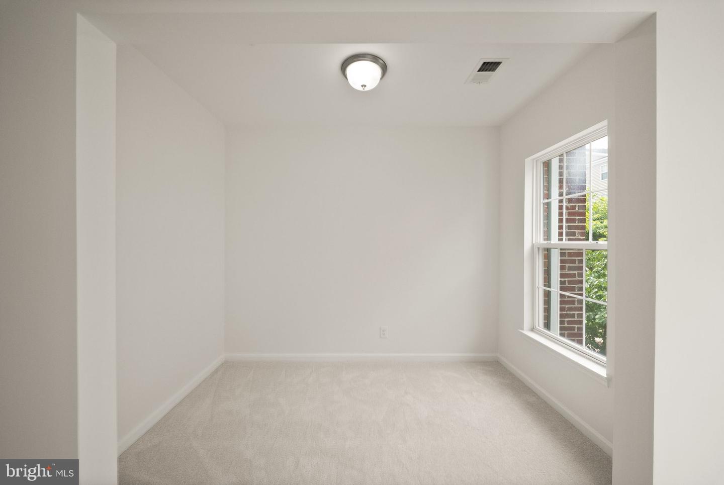 2289 Kew Gardens Dr Property Photo 24