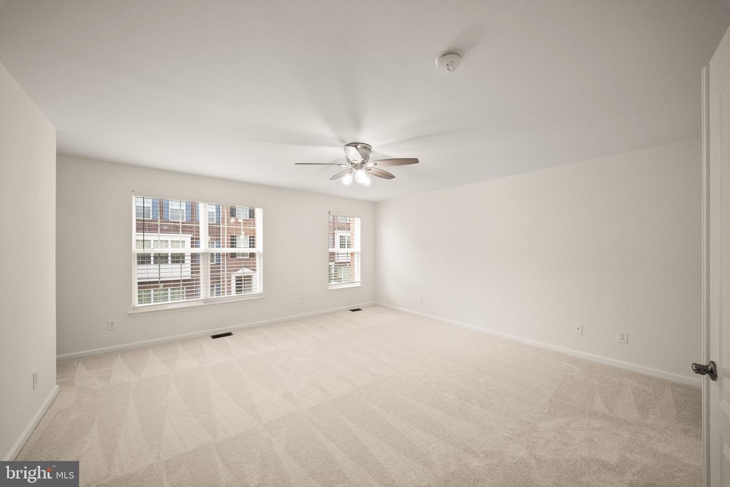 2289 Kew Gardens Dr Property Photo 29