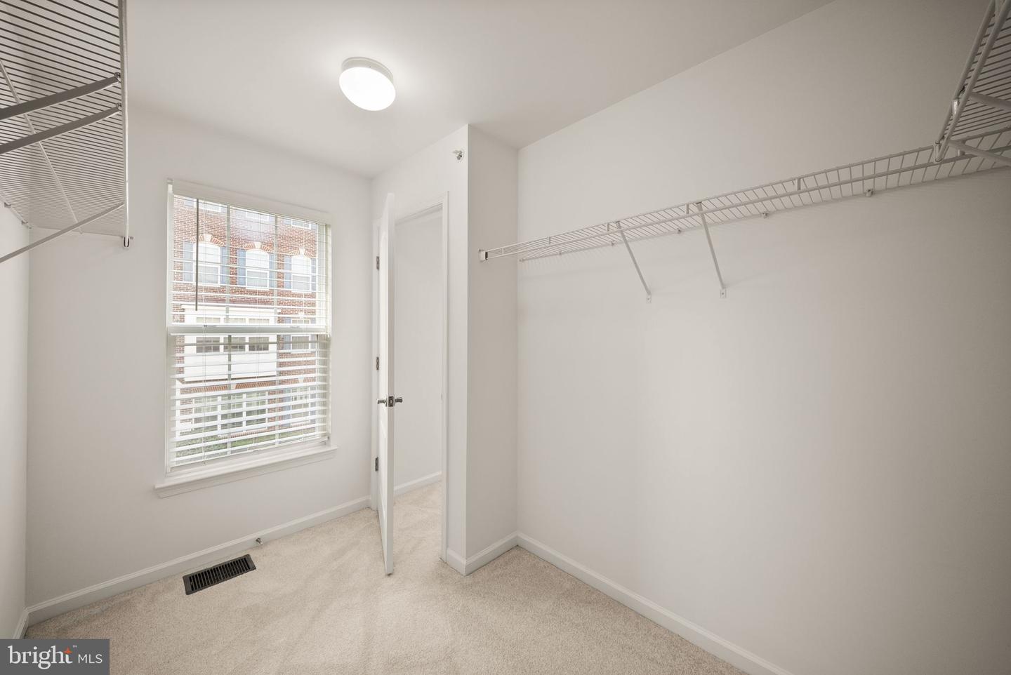 2289 Kew Gardens Dr Property Photo 36
