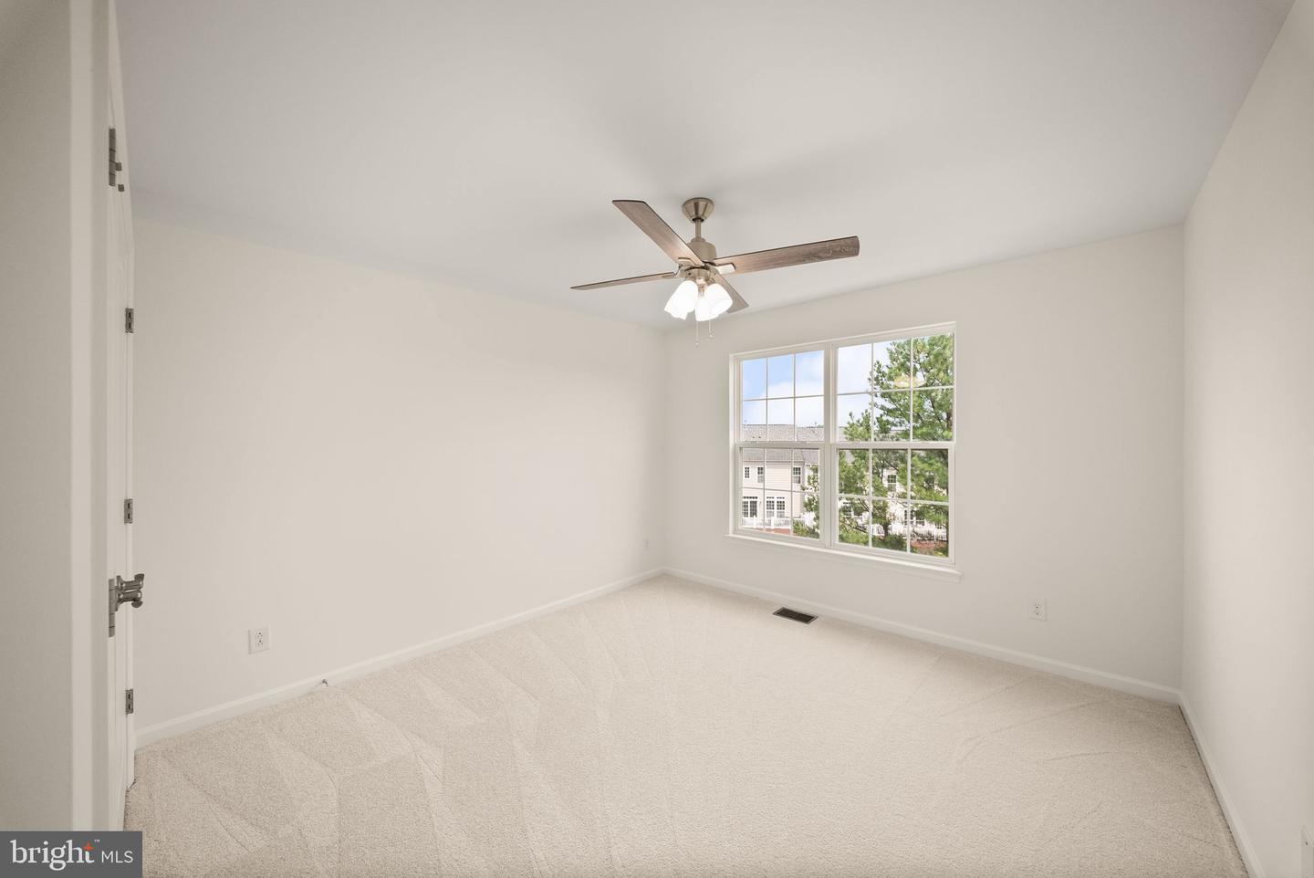 2289 Kew Gardens Dr Property Photo 44