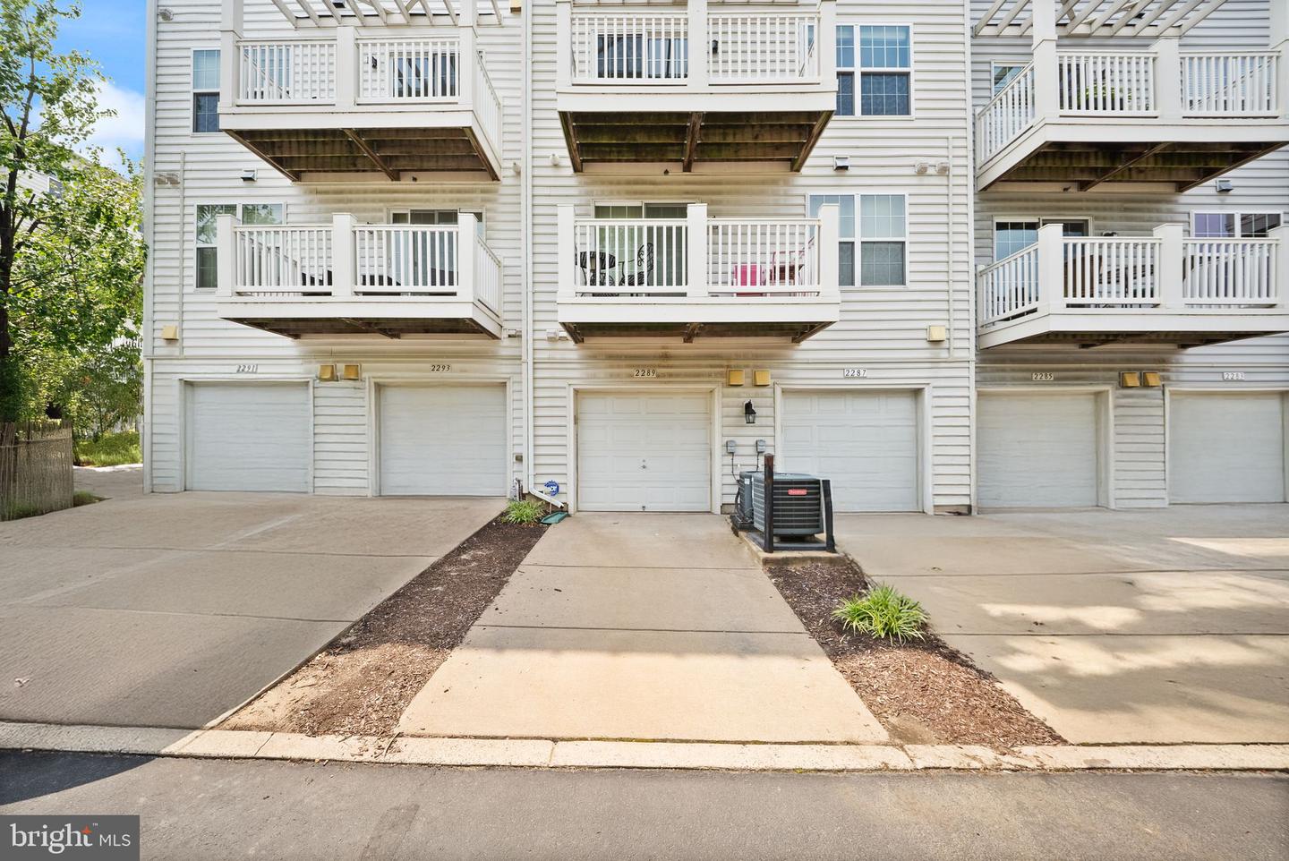 2289 Kew Gardens Dr Property Photo 47