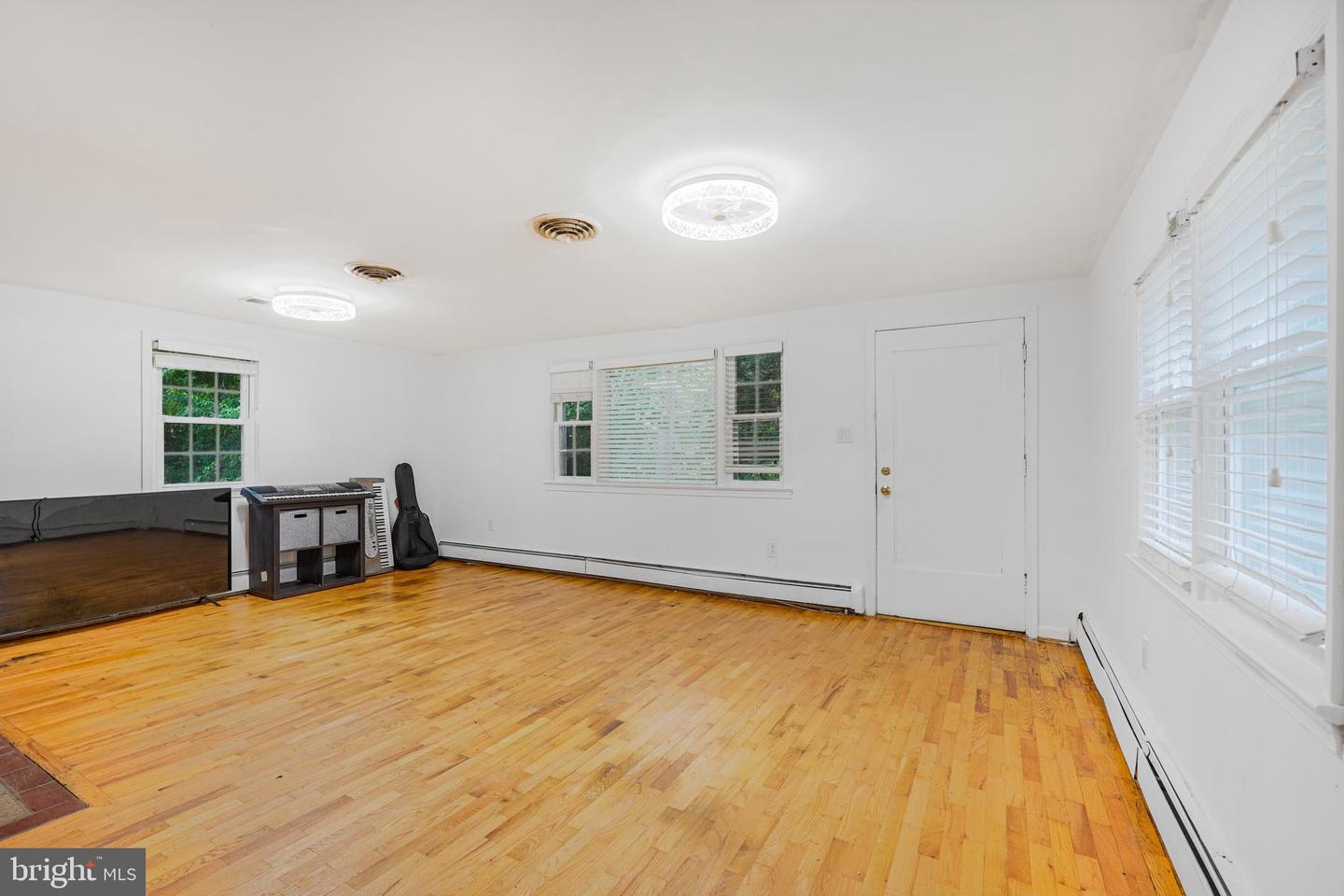 17724 Batestown Rd Property Photo 4