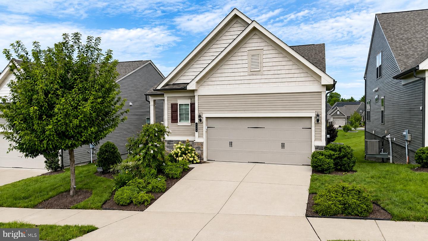 6840 Gerber Daisy Ln Property Photo 1