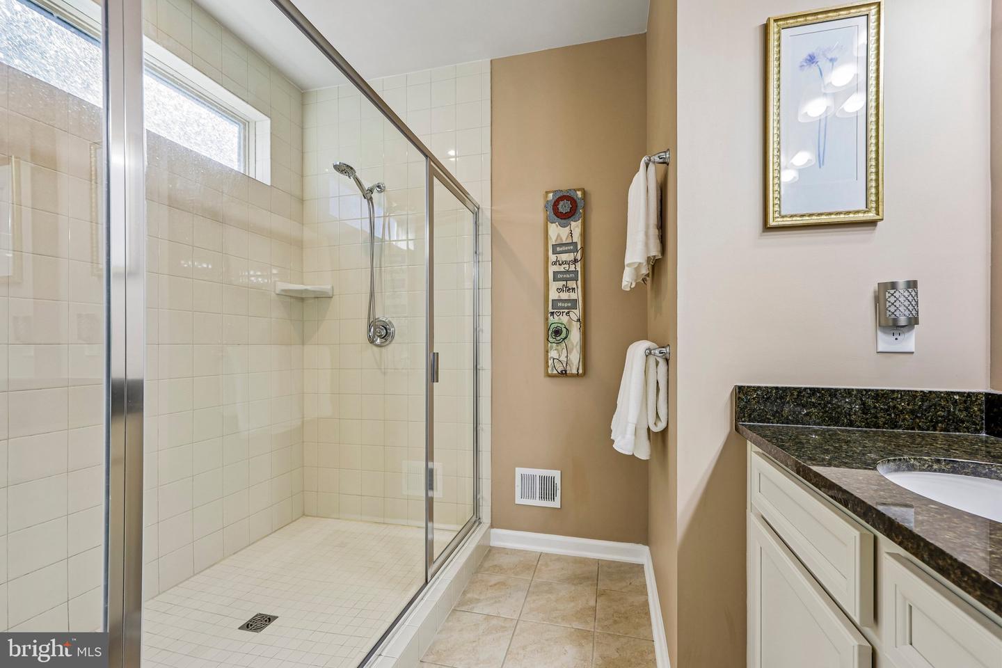 6840 Gerber Daisy Ln Property Photo 27