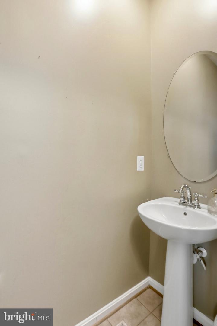 9224 Alvyn Lake Cir Property Photo 17