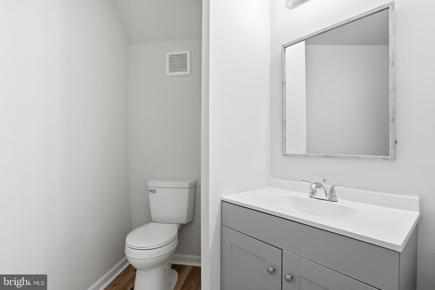 7546 Emerald Dr Property Photo 5