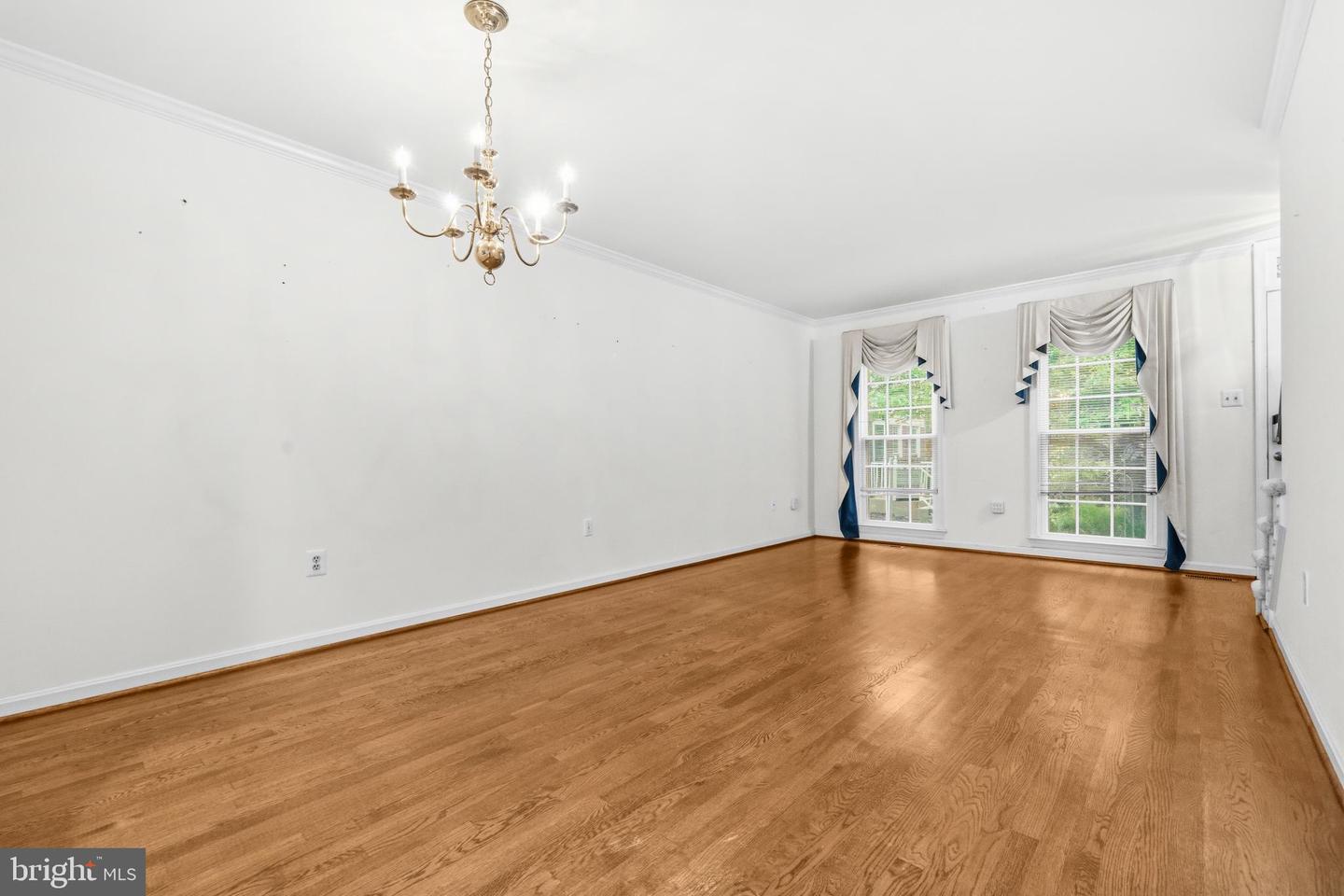 12835 Mill Brook Ct Property Photo 8
