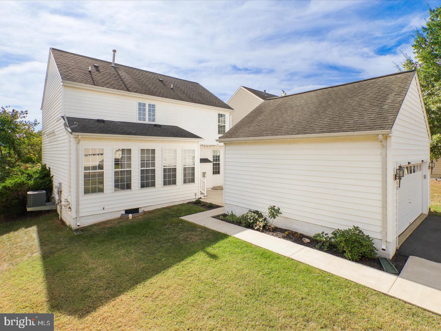6713 Selbourne Ln Property Photo 9