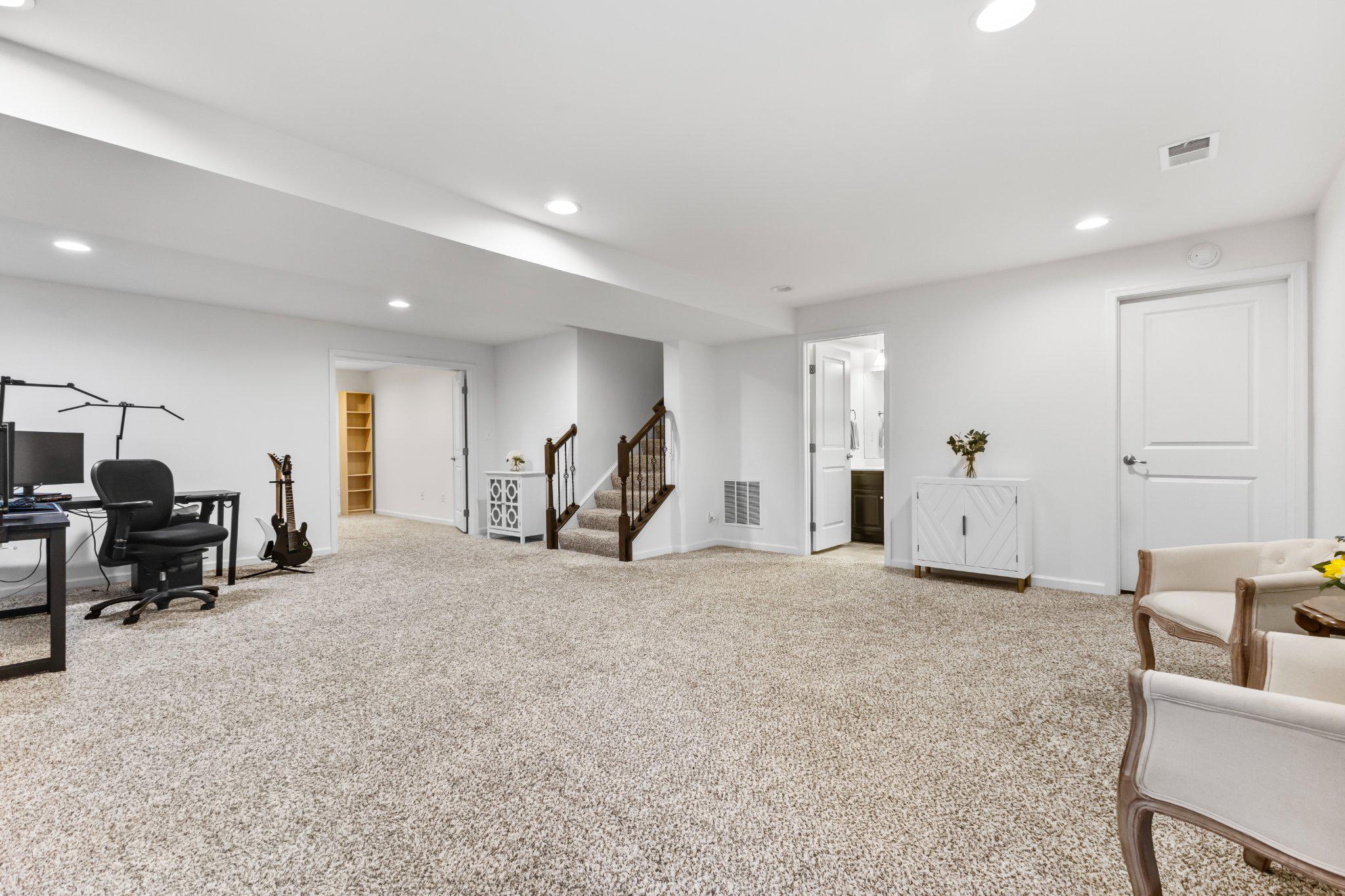 12380 Southington Dr Property Photo 40