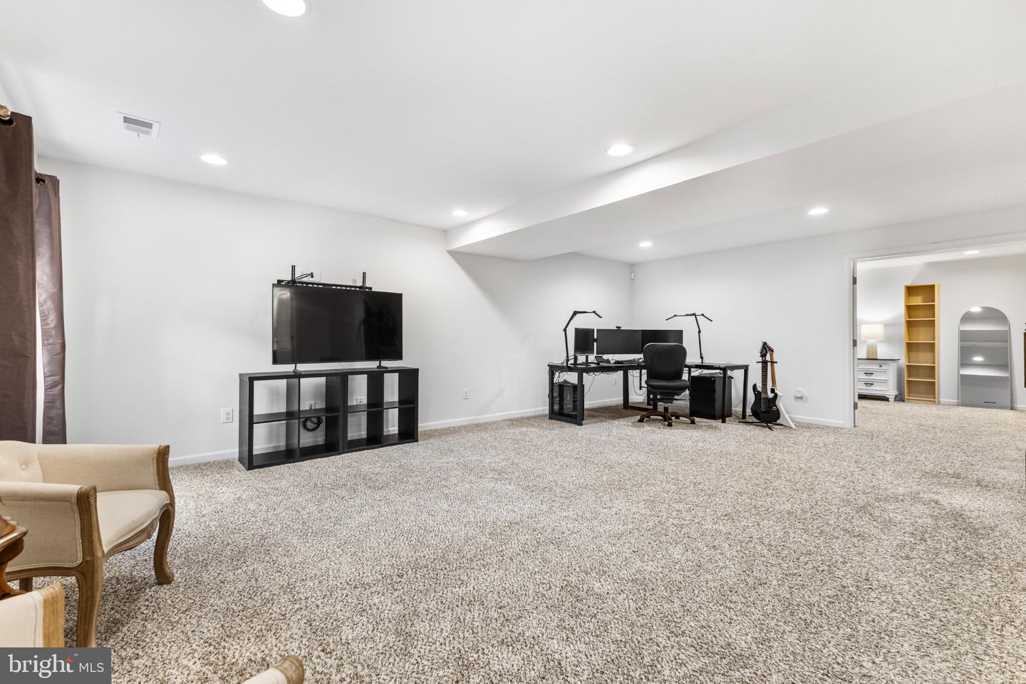 12380 Southington Dr Property Photo 43