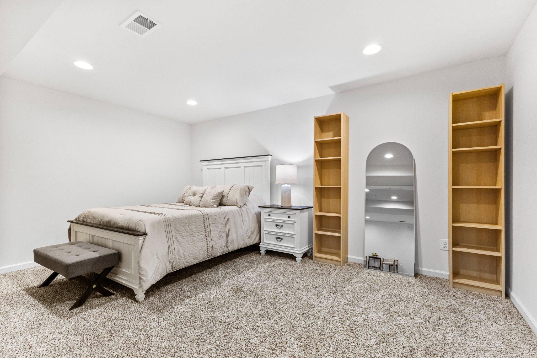 12380 Southington Dr Property Photo 44