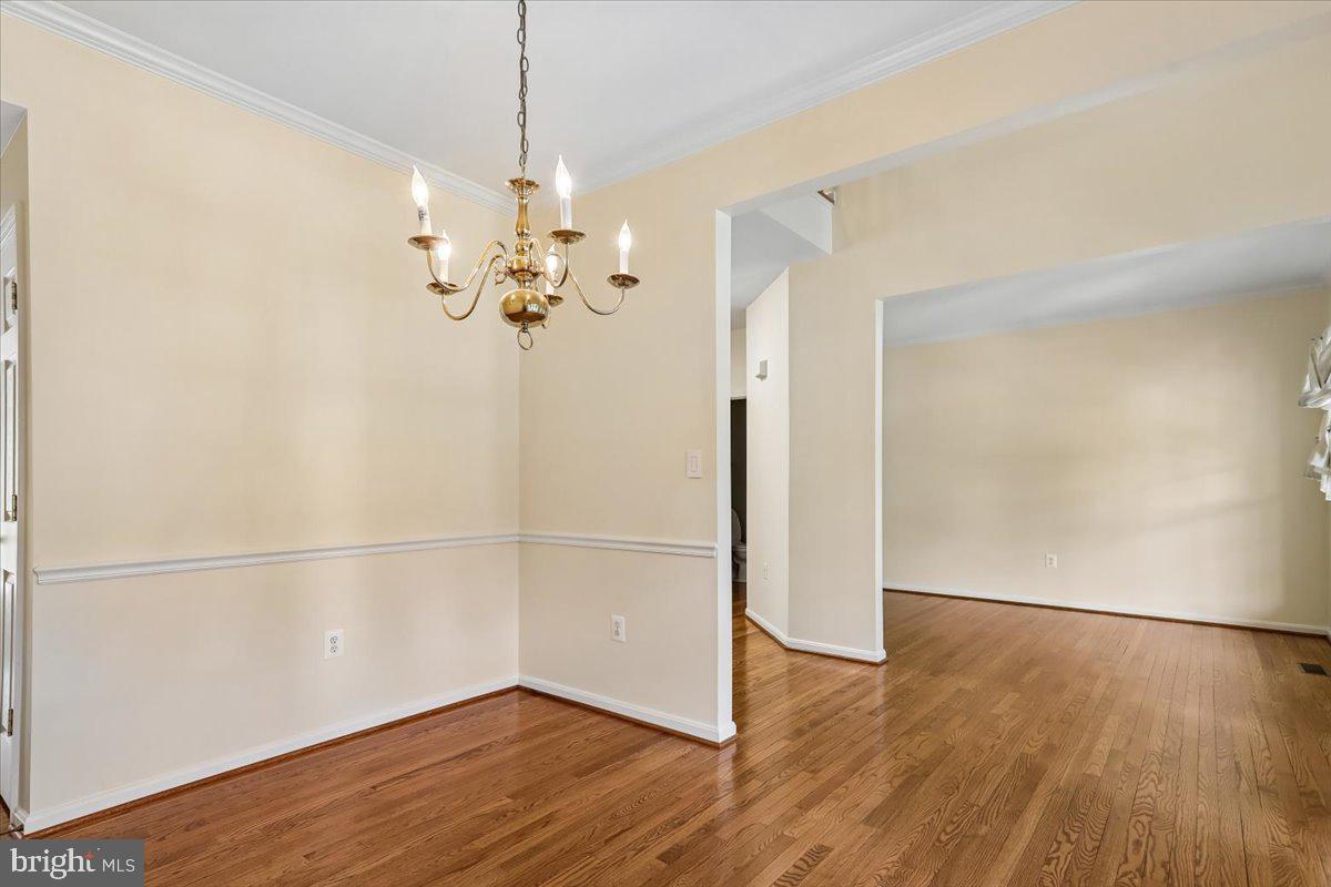 12303 Grimsby Ln Property Photo 5