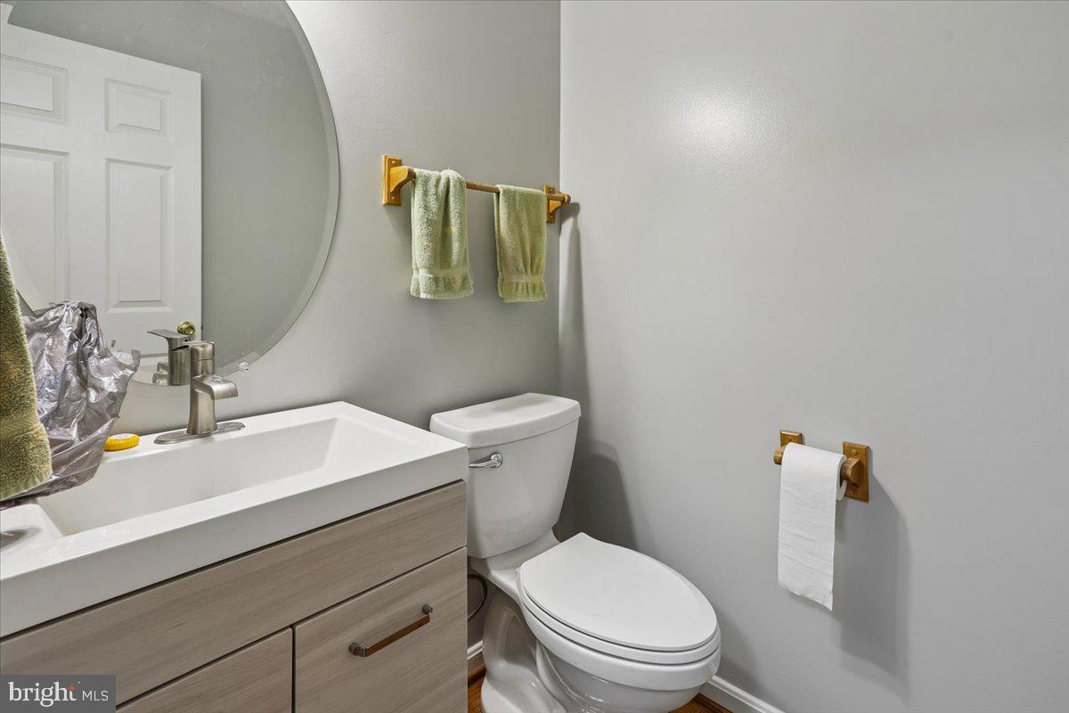 12303 Grimsby Ln Property Photo 8