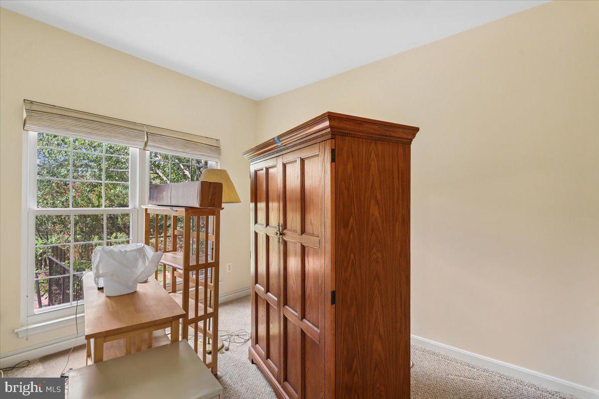12303 Grimsby Ln Property Photo 11