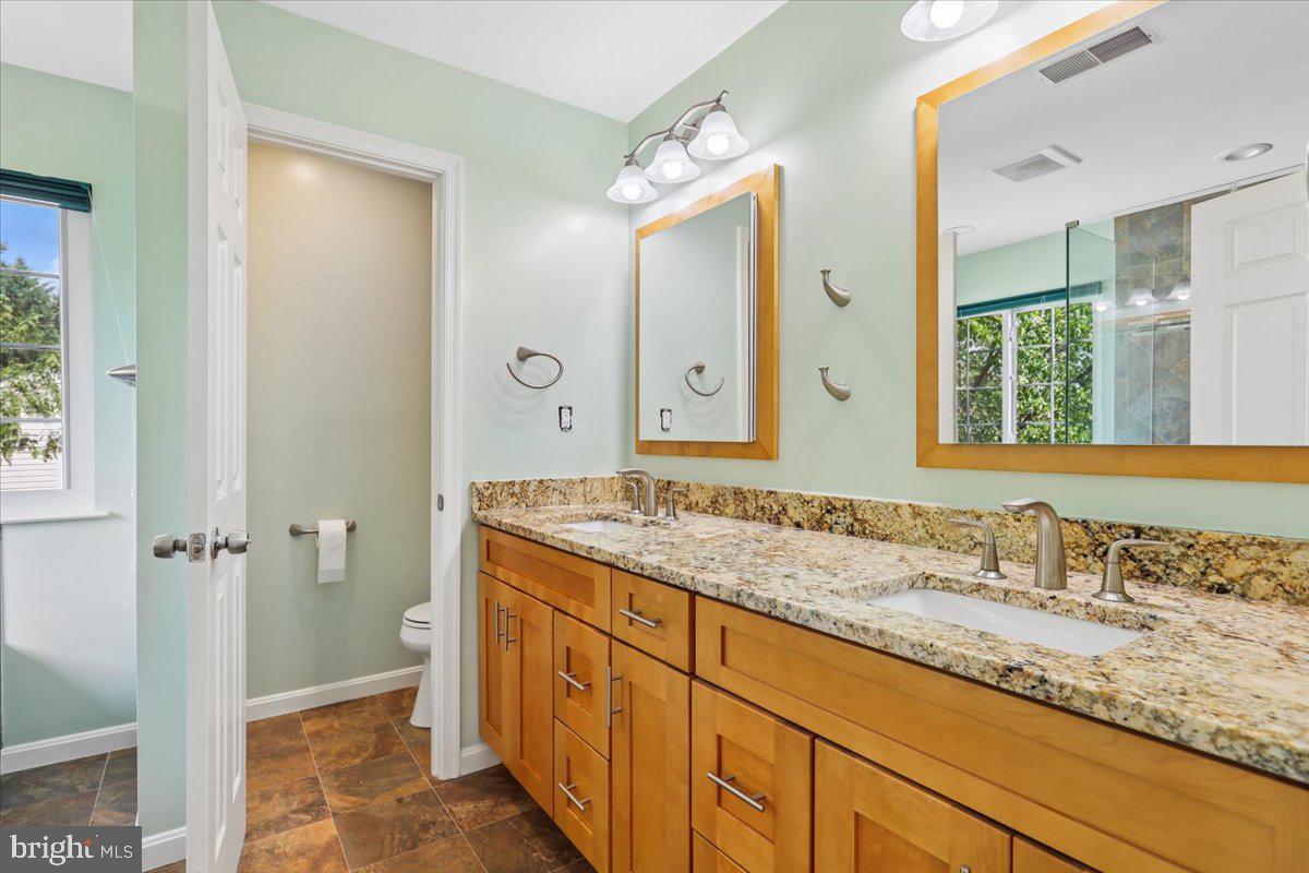 12303 Grimsby Ln Property Photo 18
