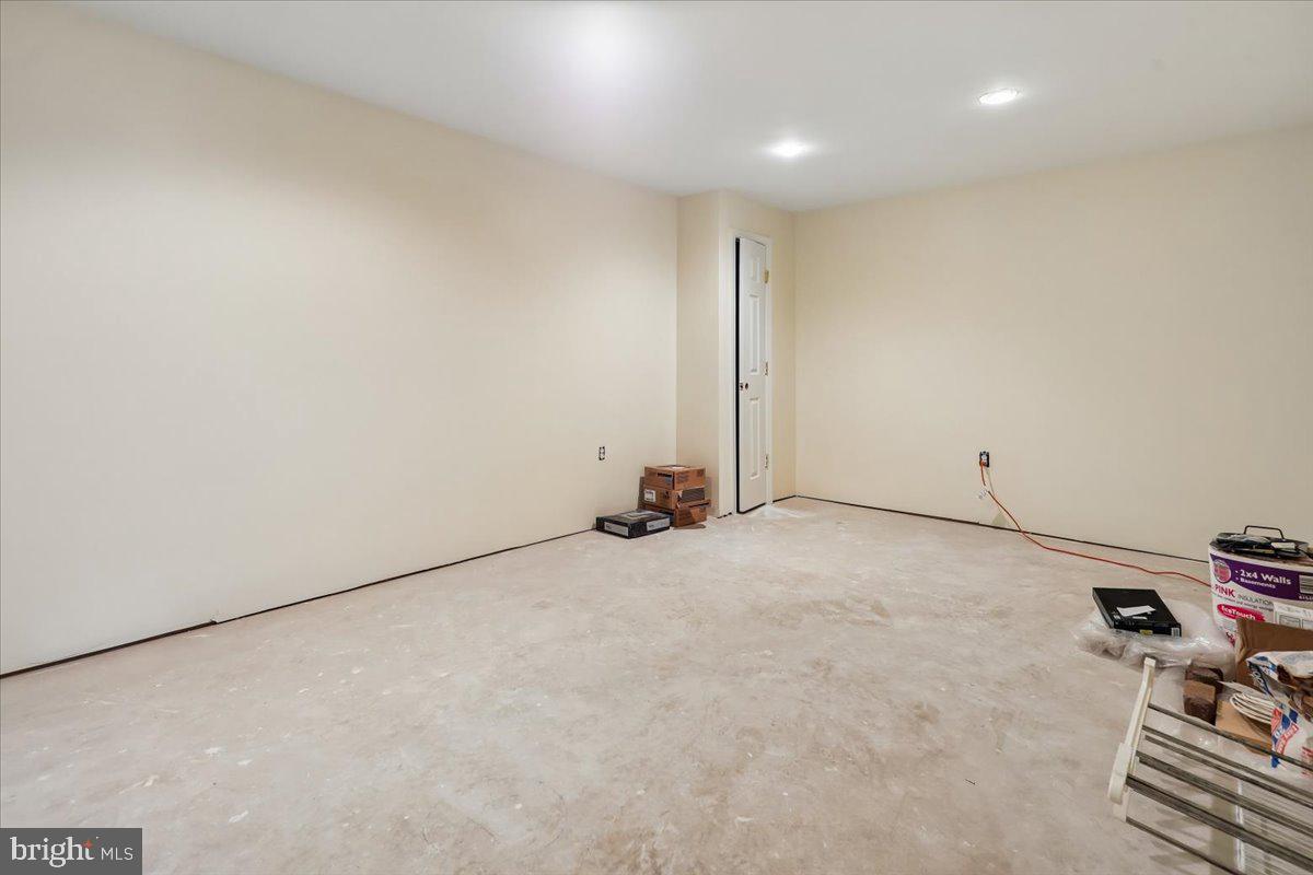 12303 Grimsby Ln Property Photo 22