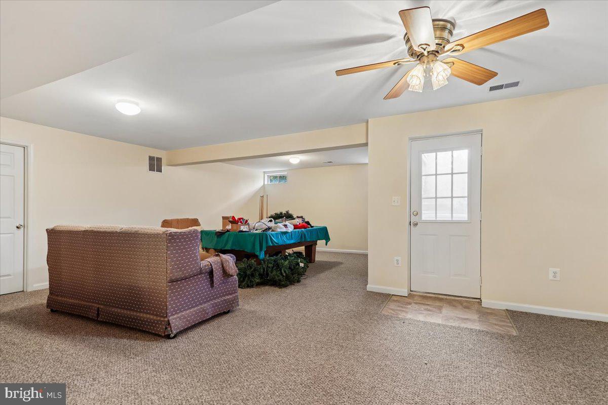 12303 Grimsby Ln Property Photo 24