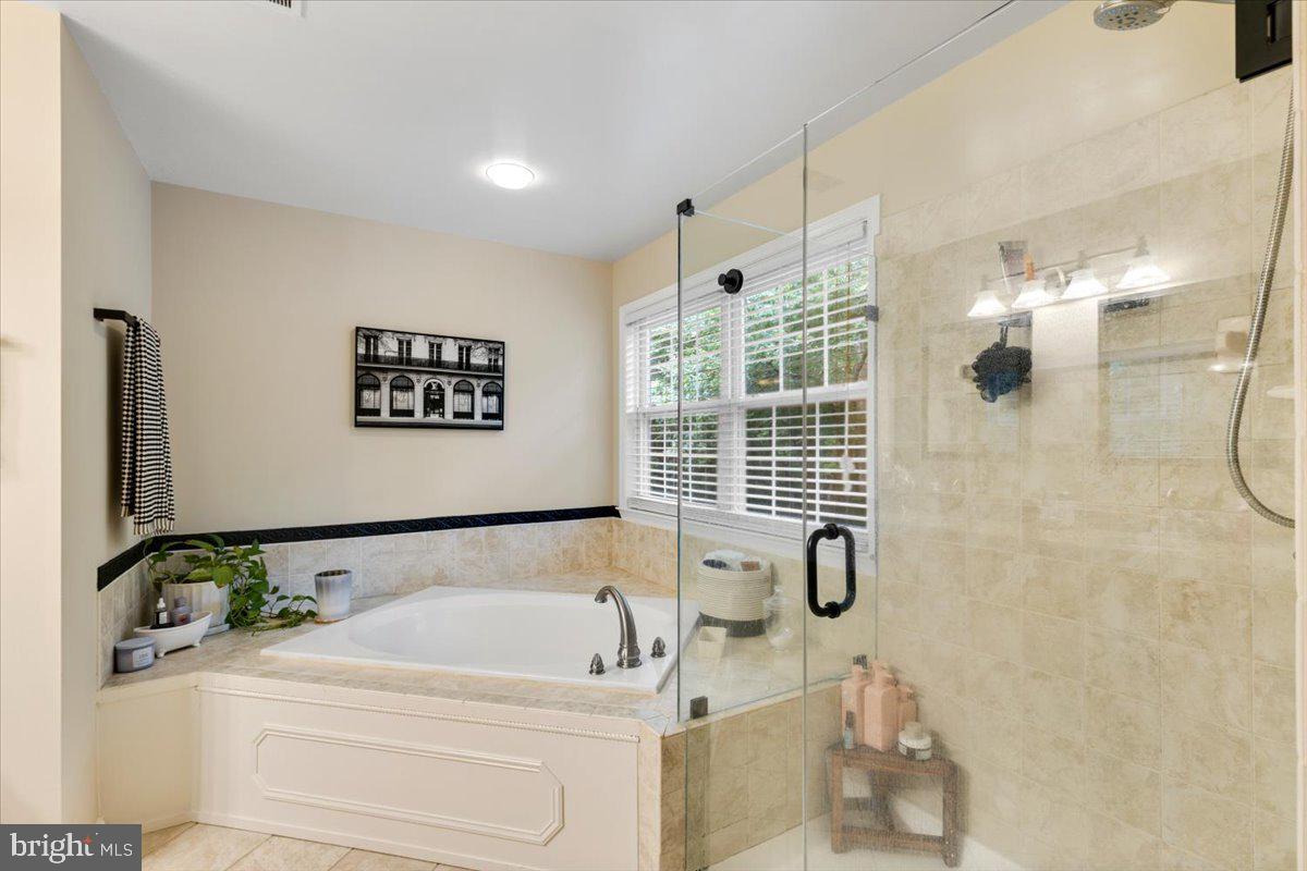 11218 Stonebrook Dr Property Photo 28