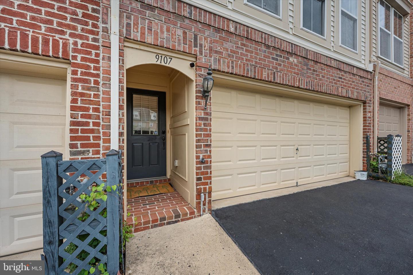 9107 Ribbon Falls Loop Property Photo 3