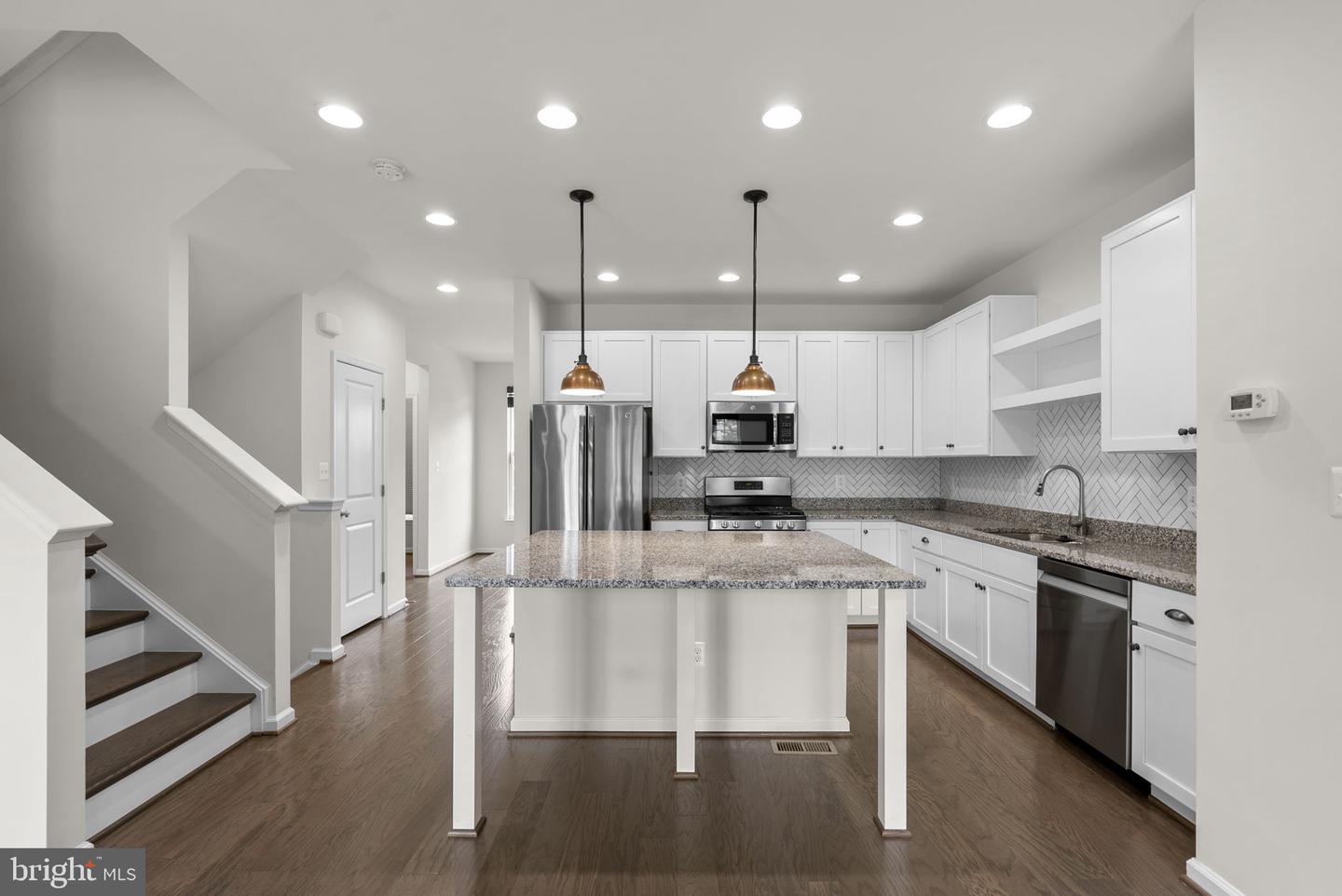 8211 Handsome Joe Ln Property Photo 3