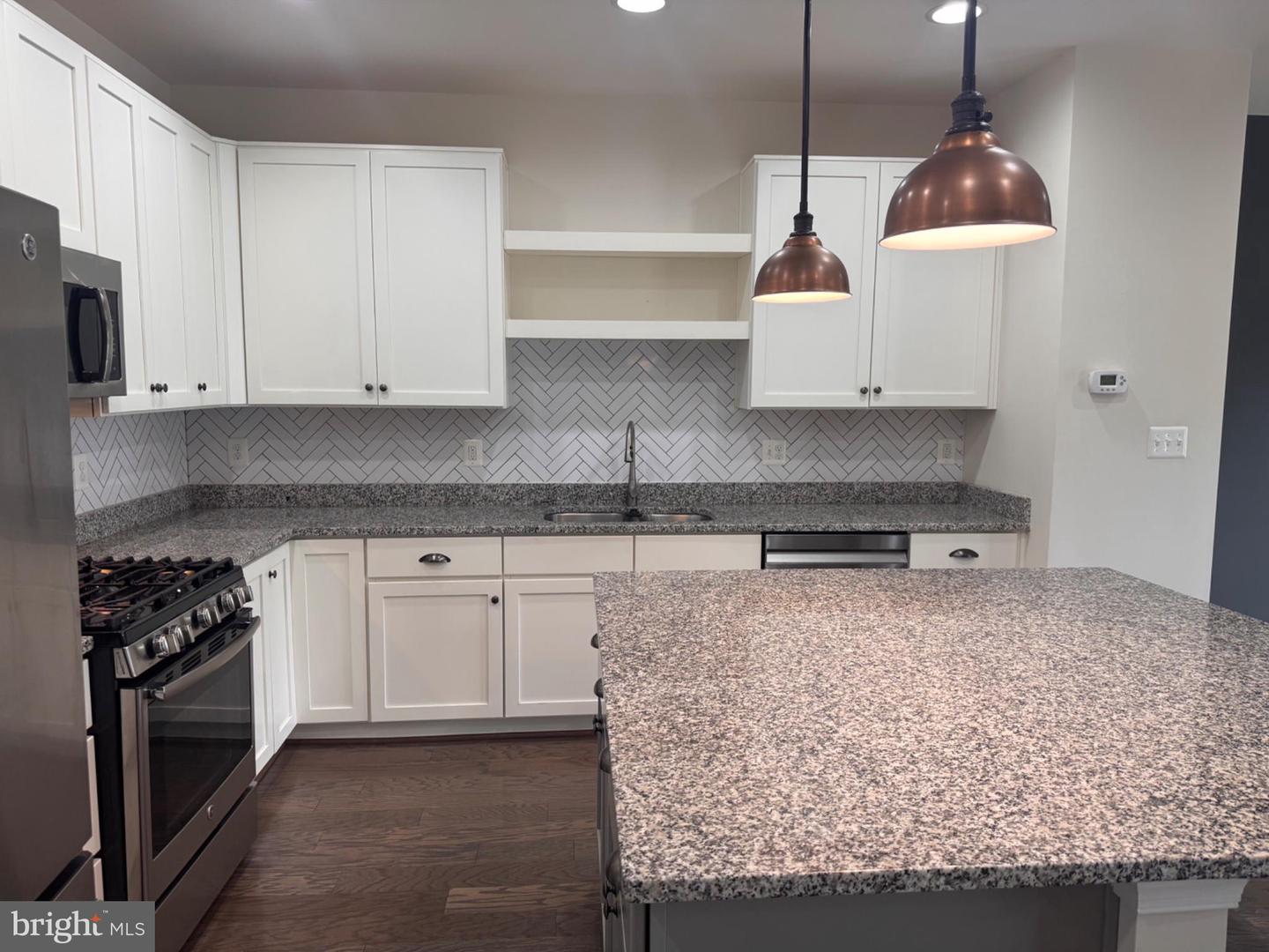 8211 Handsome Joe Ln Property Photo 6