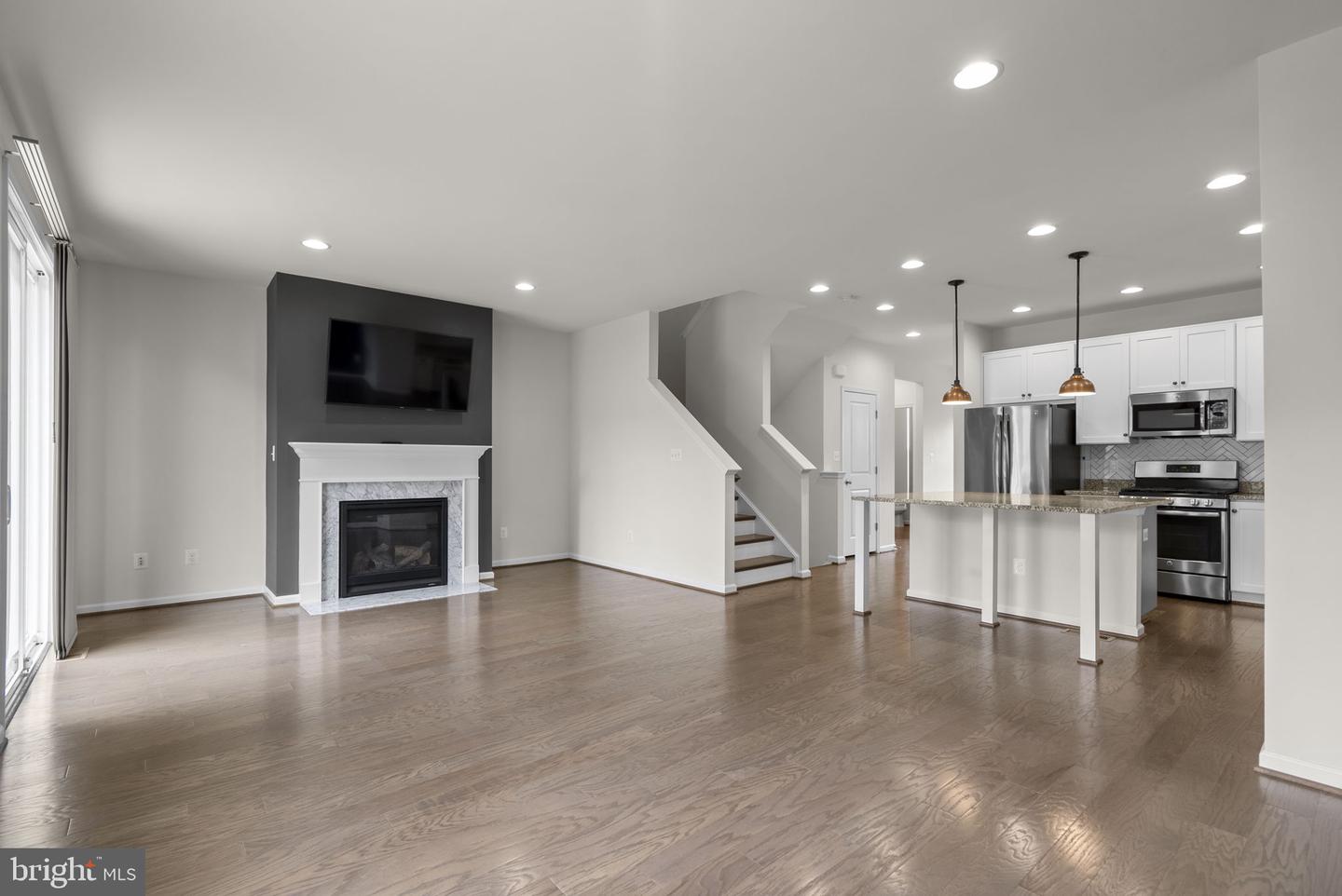 8211 Handsome Joe Ln Property Photo 9