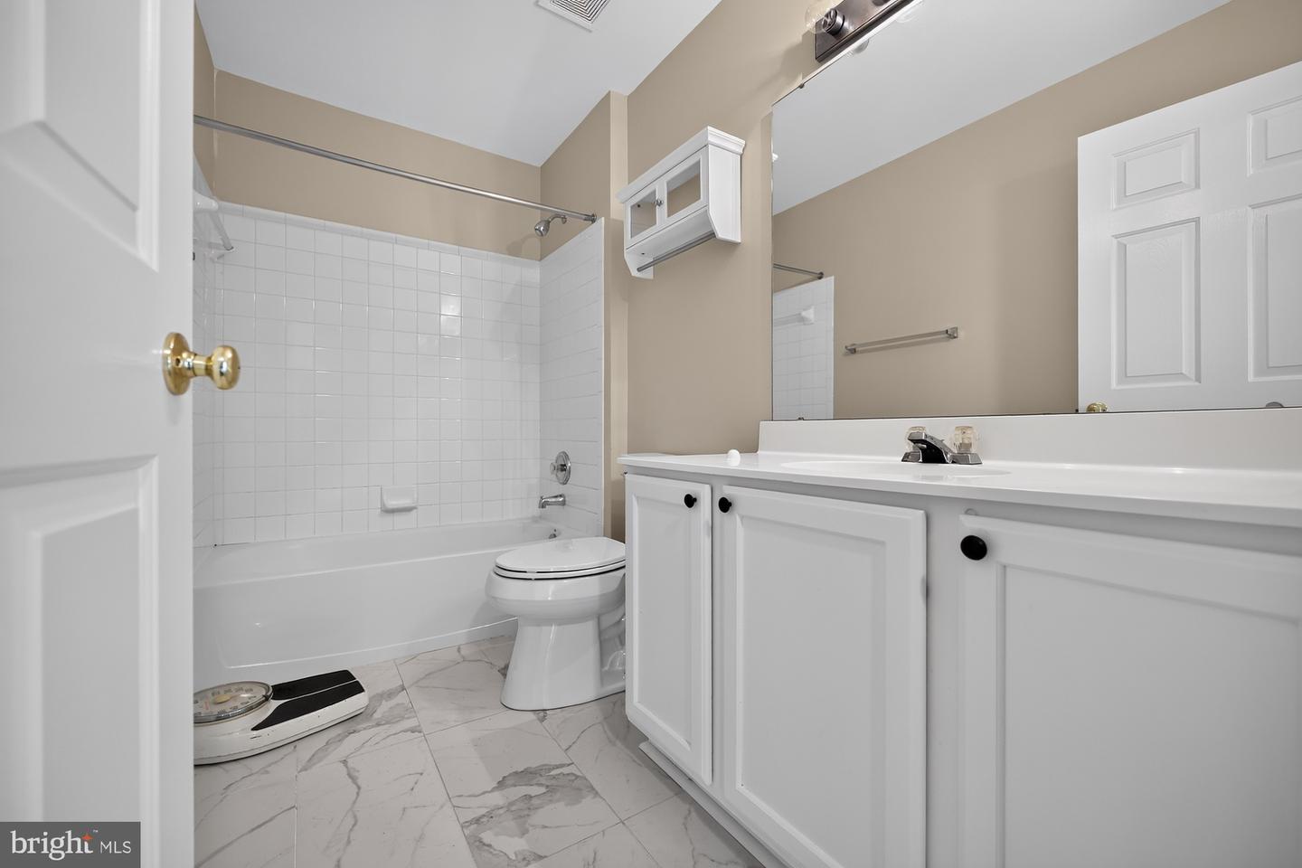 17694 Avenel Ln Property Photo 22