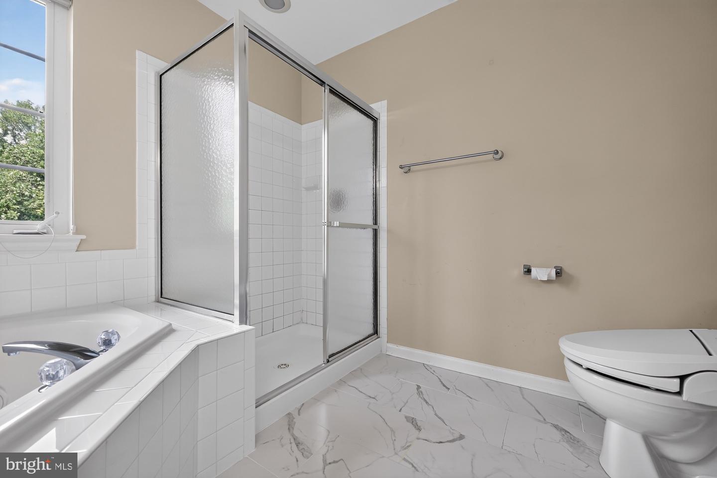 17694 Avenel Ln Property Photo 23
