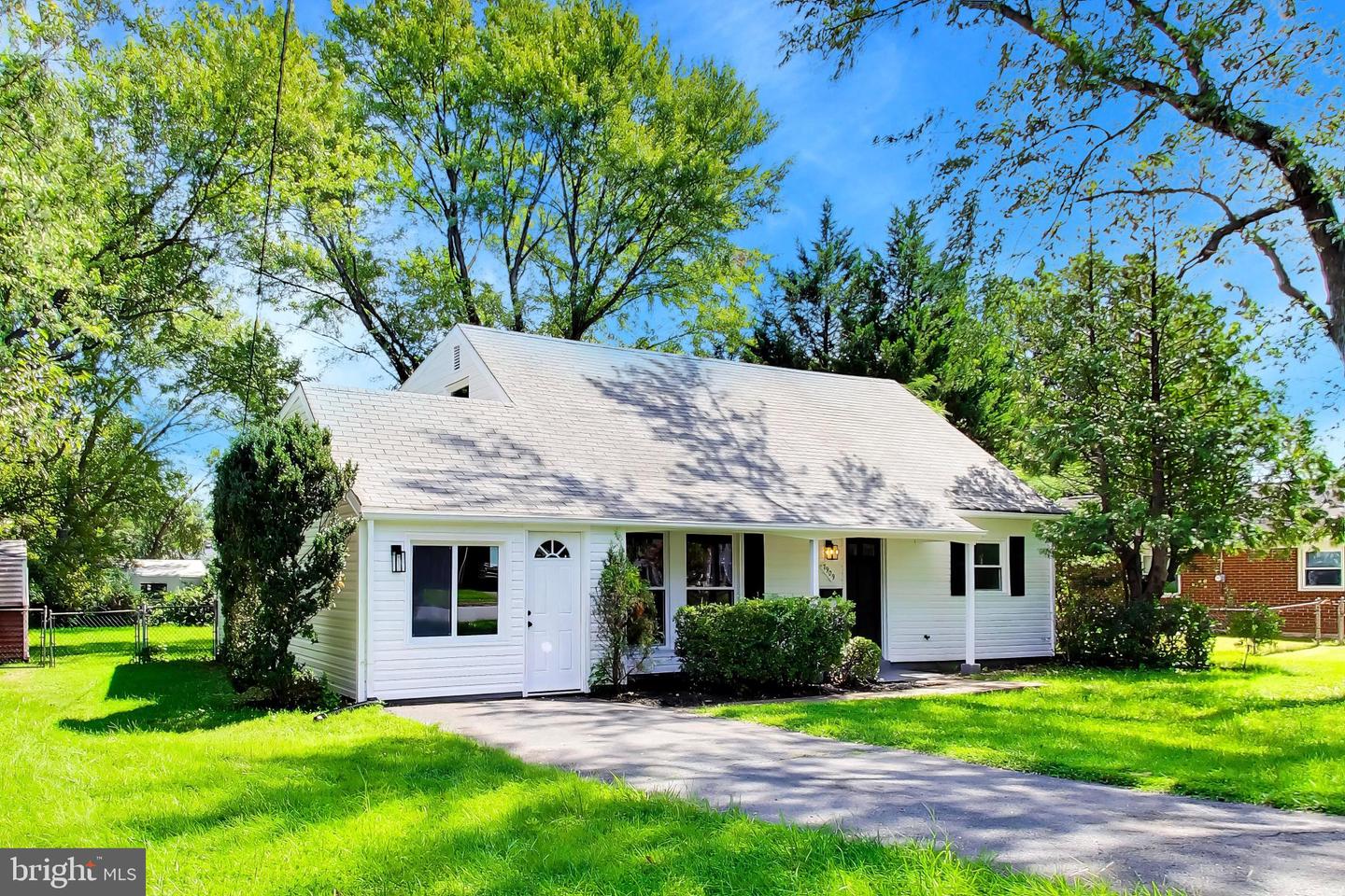 7909 Lomond Ct Property Photo 1