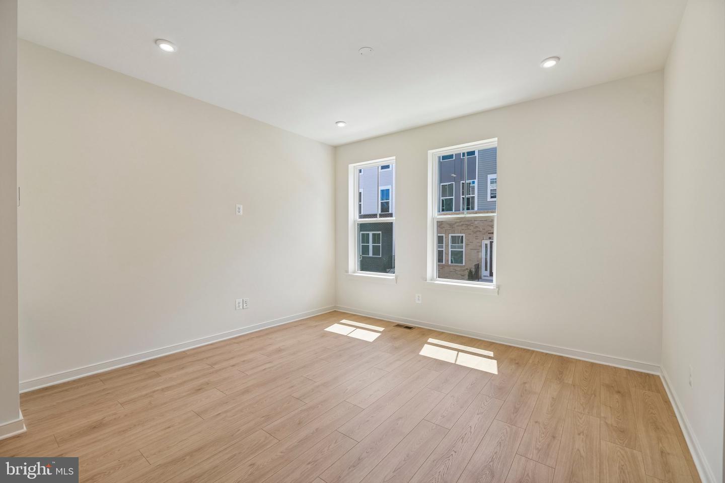 18018 Alicia Ave Property Photo 5