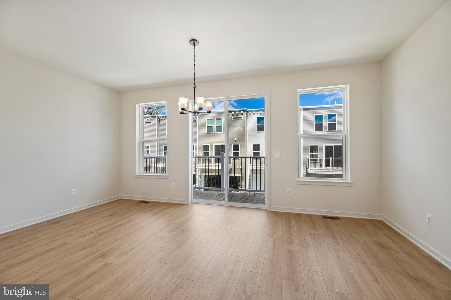 18018 Alicia Ave Property Photo 8