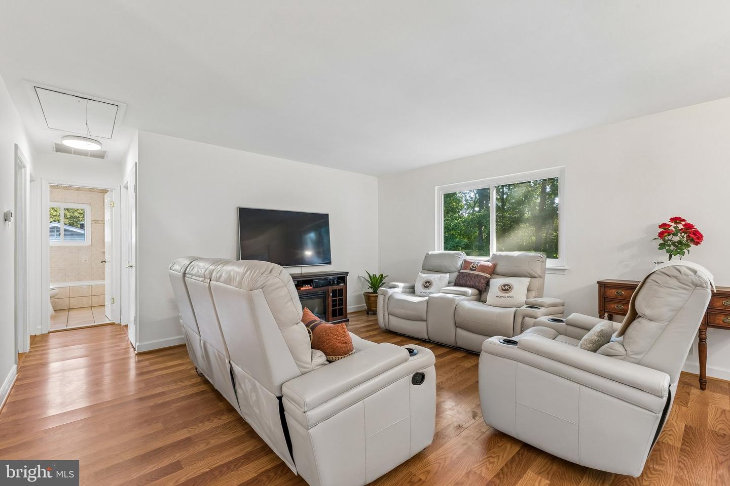 12617 Valleywood Dr Property Photo 7